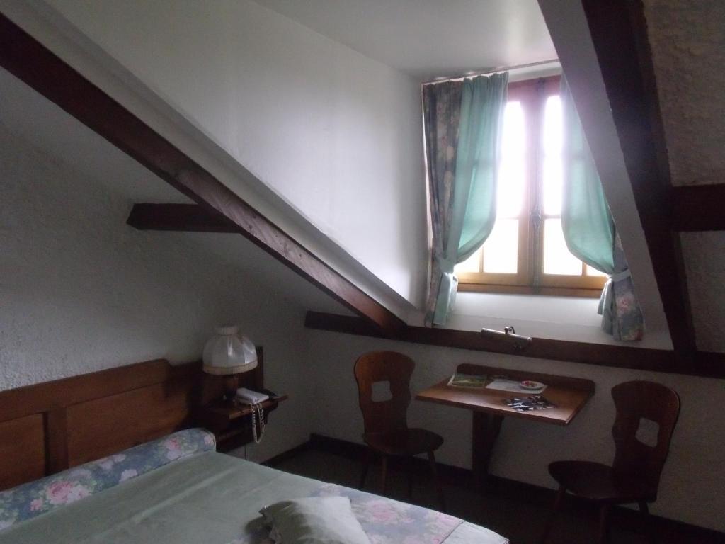 Hotel Restaurant L'Ecluse Antonne-et-Trigonant Room photo